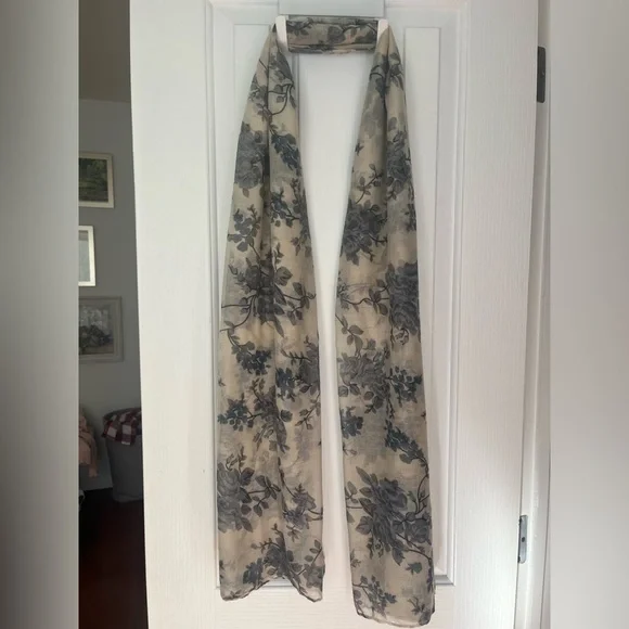 Blue Floral Print Scarf - Picture 1 of 3